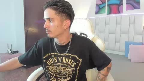 Yeison online show from 04/13/26, 03:01