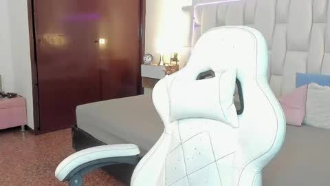 Yeison online show from 04/14/26, 03:23