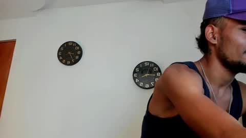 Snapshot of neyder_sanz chatting on 02/20/26, 01:33 NEYDER online show from 02/20/26, 01:33