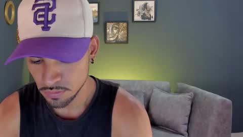 Snapshot of neyder_sanz chatting on 02/25/26, 01:32 NEYDER online show from 02/25/26, 01:32