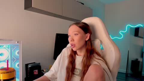 Mina online show from 03/27/26, 07:14