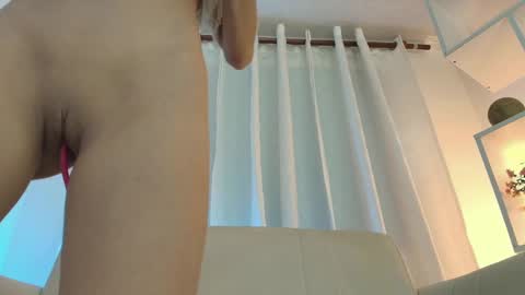 Snapshot of nezo_ chatting on 02/26/25, 12:14 Angie Instagram angie julianac add me online show from 02/26/25, 12:14