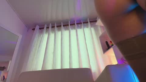 Snapshot of nezo_ chatting on 09/11/25, 08:53 Angie Instagram angie julianac add me online show from 09/11/25, 08:53