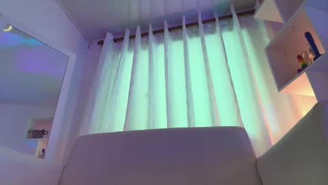 Snapshot of nezo_ chatting on 09/29/25, 11:59 Angie Instagram angie julianac add me online show from 09/29/25, 11:59