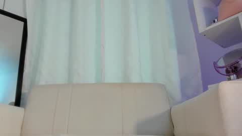 Snapshot of nezo_ chatting on 10/21/25, 12:22 Angie Instagram angie julianac add me online show from 10/21/25, 12:22