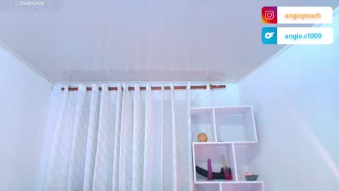 Snapshot of nezo_ chatting on 06/09/26, 02:45 Angie Instagram angie julianac add me online show from 06/09/26, 02:45