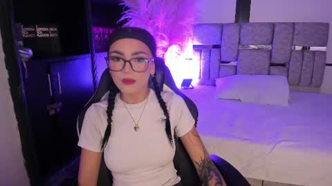 nezukoo_1 online show from 06/10/26, 10:41
