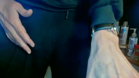 Snapshot of nfgwholoves2cum chatting on 01/25/25, 01:32 NFG Nice Friendly Guy Dick online show from 01/25/25, 01:32