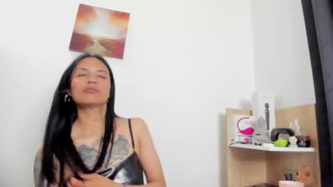 laura  online show from 04/06/26, 02:09