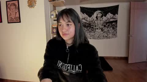 Snapshot of nia_blaze chatting on 02/27/25, 09:14 Nia online show from 02/27/25, 09:14