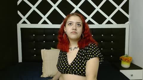 Estefani  online show from 12/31/24, 10:48