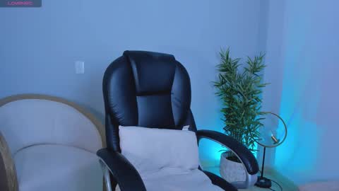 Nia  online show from 10/24/25, 09:22