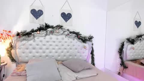 niacolussi online show from 12/19/25, 08:27