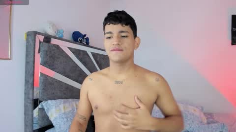 Snapshot of niall_falcon chatting on 11/16/25, 05:07 Niall online show from 11/16/25, 05:07