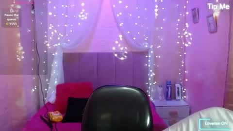 Snapshot of niamh_lifah chatting on 07/13/26, 01:36 niamh_lifah online show from 07/13/26, 01:36