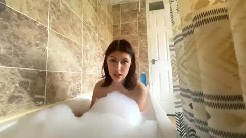 Snapshot of niarosemaryy chatting on 10/21/25, 01:12 niarosemaryy online show from 10/21/25, 01:12