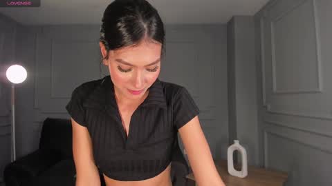 Call me Nia  online show from 02/20/25, 07:41