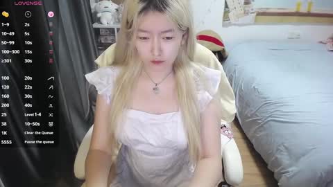 Belle online show from 09/10/25, 07:41