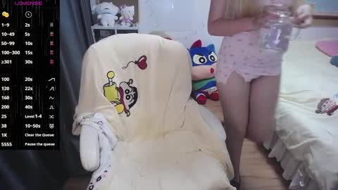 Belle online show from 09/22/25, 11:01