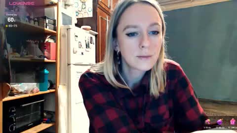 Snapshot of nicekat chatting on 10/31/25, 07:04 Kathrine online show from 10/31/25, 07:04