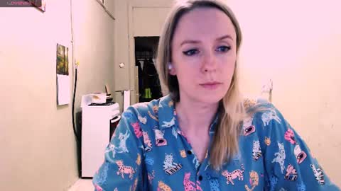 Snapshot of nicekat chatting on 06/15/26, 05:15 Kathrine online show from 06/15/26, 05:15