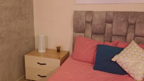 Nicolle  online show from 03/09/26, 07:51