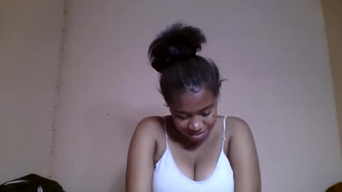 Snapshot of nicelly01 chatting on 05/26/26, 07:32 nicelly01 online show from 05/26/26, 07:32