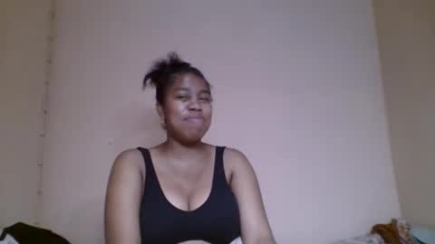 Snapshot of nicelly01 chatting on 05/29/26, 07:01 nicelly01 online show from 05/29/26, 07:01