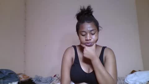 Snapshot of nicelly01 chatting on 05/31/26, 06:20 nicelly01 online show from 05/31/26, 06:20