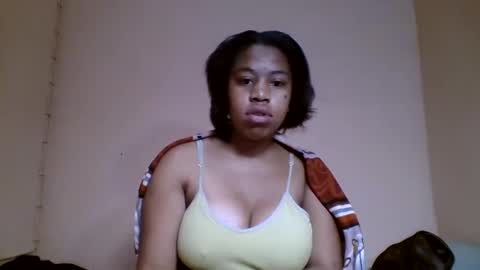 Snapshot of nicelly01 chatting on 06/06/26, 04:06 nicelly01 online show from 06/06/26, 04:06