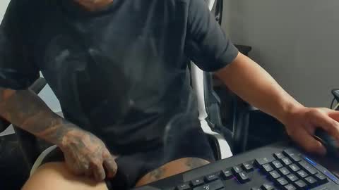 Snapshot of nicepussyandcock chatting on 10/20/25, 06:41 Camila And Steeven online show from 10/20/25, 06:41