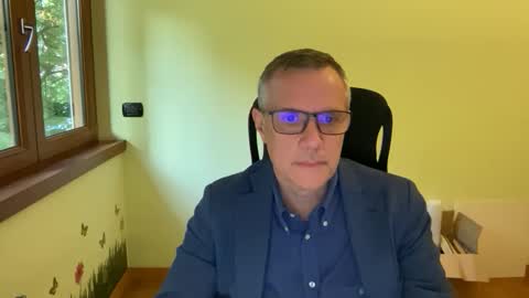 Snapshot of niceshy_71 chatting on 04/21/26, 05:17 Andrew online show from 04/21/26, 05:17
