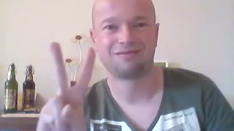 Snapshot of nick1990b chatting on 03/05/25, 03:51 nick1990b online show from 03/05/25, 03:51