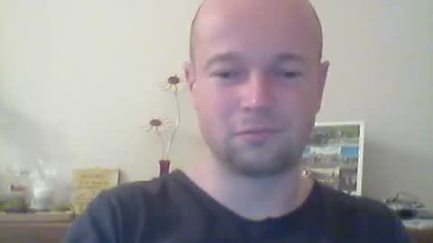 Snapshot of nick1990b chatting on 10/22/25, 05:24 nick1990b online show from 10/22/25, 05:24