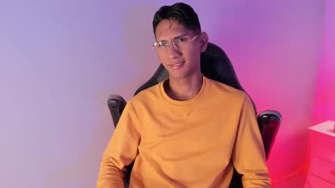 Snapshot of nick_collins20 chatting on 10/07/25, 08:39 Nick online show from 10/07/25, 08:39