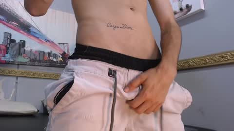 Snapshot of nick_damon chatting on 01/09/25, 04:28 Nick online show from 01/09/25, 04:28