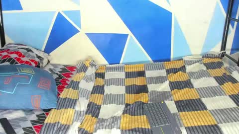 Snapshot of nick_damon chatting on 04/12/26, 11:43 Nick online show from 04/12/26, 11:43