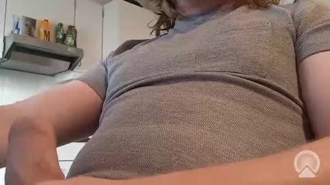 Snapshot of nick_x_b chatting on 12/18/25, 12:33 nick_x_b online show from 12/18/25, 12:33