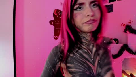 Snapshot of nicki_1 chatting on 01/03/25, 01:25 Help me reach 100 thumbs up online show from 01/03/25, 01:25