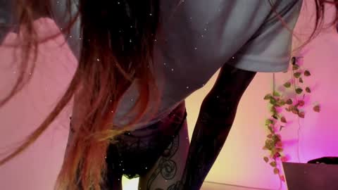 Snapshot of nicki_1 chatting on 01/22/25, 09:54 Help me reach 100 thumbs up online show from 01/22/25, 09:54