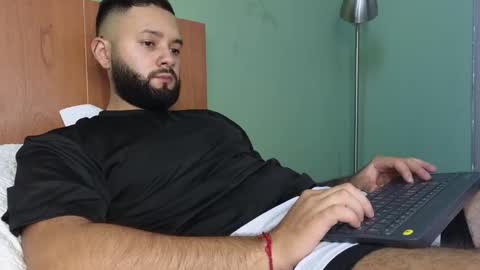 Nicolas              online show from 02/11/26, 10:04