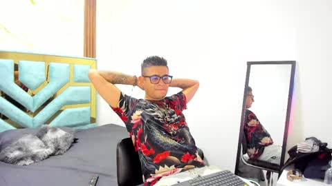 Snapshot of nickk_jonson chatting on 04/08/26, 01:00 nickk_jonson online show from 04/08/26, 01:00