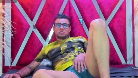 Snapshot of nickk_jonson chatting on 04/14/26, 01:06 nickk_jonson online show from 04/14/26, 01:06