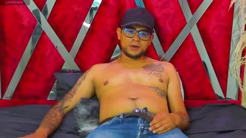 Snapshot of nickk_jonson chatting on 04/16/26, 01:12 nickk_jonson online show from 04/16/26, 01:12