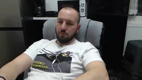 Julian online show from 02/03/25, 10:43