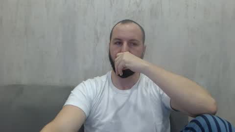 Julian online show from 12/02/25, 01:00