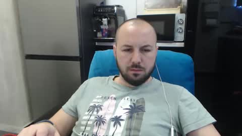 Julian online show from 03/12/26, 11:33