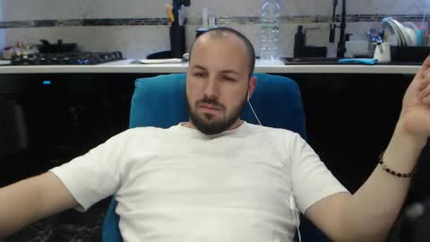 Julian online show from 03/24/26, 09:31