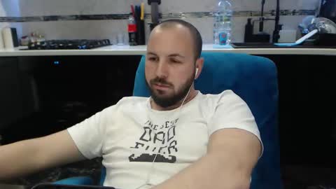 Julian online show from 03/27/26, 10:20