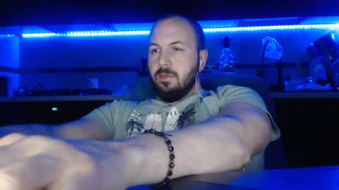 Julian online show from 04/02/26, 11:24